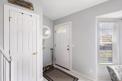 5352 W Cassatt Cir, Kearns, UT 84118 - Photo 5