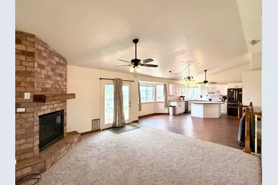799 E Main St, Grantsville, UT 84029 - Photo 3