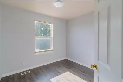 170 N 360 W, Clearfield, UT 84015 - Photo 7