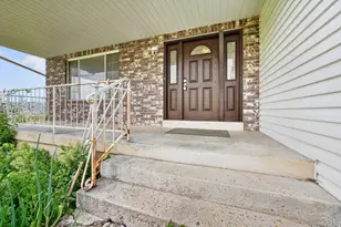 8927 E Pineview Dr N, Huntsville, UT 84317 - Photo 3