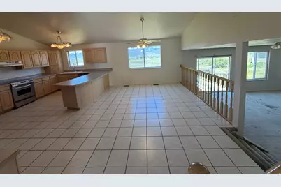8927 E Pineview Dr N, Huntsville, UT 84317 - Photo 9
