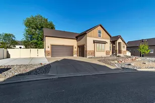 11829 S Pinnacle Acre Ct, Riverton, UT 84065 - Photo 3