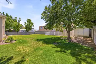 2601 W Bridle Oak Dr, South Jordan, UT 84095 - Photo 33
