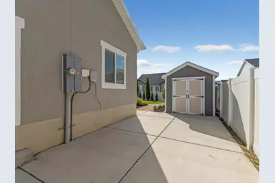 4904 N Mt Nebo Dr, Eagle Mountain, UT 84005 - Photo 39