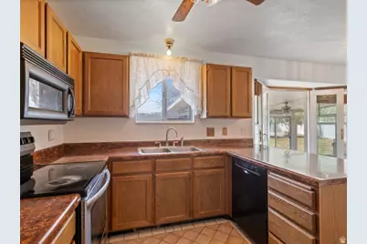 4246 S 6530 W, West Valley, UT 84128 - Photo 7