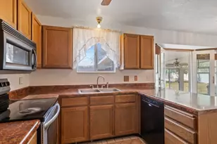 4246 S 6530 W, West Valley, UT 84128 - Photo 7