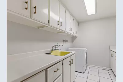 179 E Dorchester Dr N, Salt Lake City, UT 84103 - Photo 7