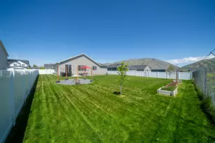 592 E 600 S, Hyrum, UT 84319 - Photo 3