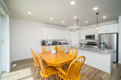 592 E 600 S, Hyrum, UT 84319 - Photo 7