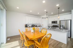 592 E 600 S, Hyrum, UT 84319 - Photo 7