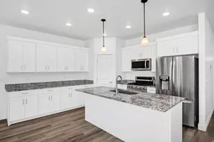 592 E 600 S, Hyrum, UT 84319 - Photo 5