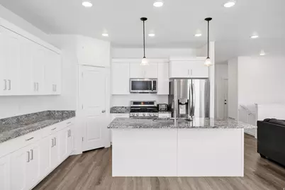 592 E 600 S, Hyrum, UT 84319 - Photo 7
