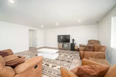 592 E 600 S, Hyrum, UT 84319 - Photo 17