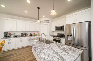 592 E 600 S, Hyrum, UT 84319 - Photo 3