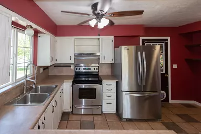 825 W 300 N, Hyrum, UT 84319 - Photo 3