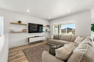 236 W Prickly Pear Dr, Saratoga Springs, UT 84045 - Photo 13
