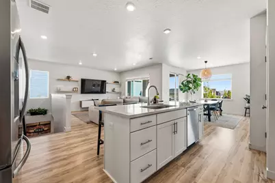 236 W Prickly Pear Dr, Saratoga Springs, UT 84045 - Photo 9