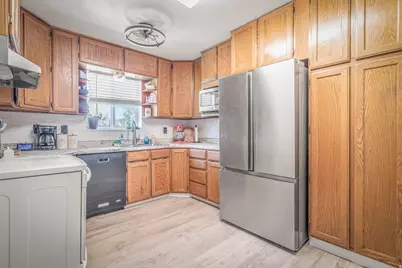 417 Marilyn Dr, Clearfield, UT 84015 - Photo 5