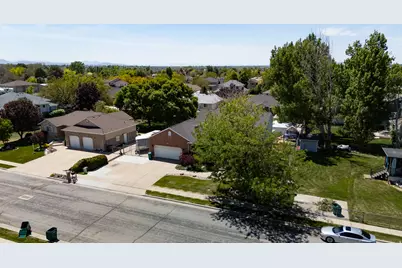 5727 S 3550 W, Roy, UT 84067 - Photo 35