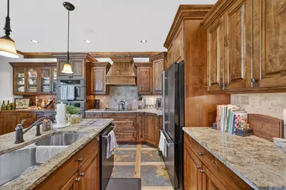 973 E Taliesen Cv S, Midvale, UT 84047 - Photo 13
