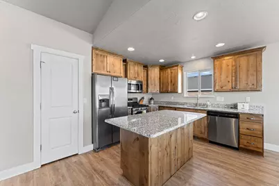 662 E 100 N, Tremonton, UT 84337 - Photo 7