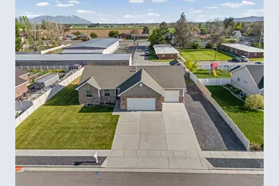 662 E 100 N, Tremonton, UT 84337 - Photo 3