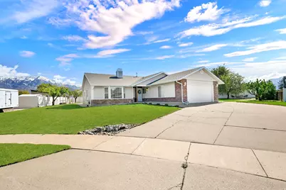 2476 W Clydesdale Ct. N, Farr West, UT 84404 - Photo 35