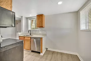 2022 E 4500 S, Holladay, UT 84117 - Photo 9