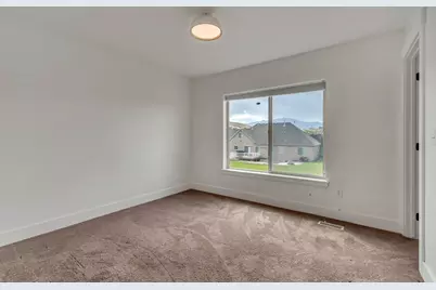 8069 N Quarter Mile Dr, Eagle Mountain, UT 84005 - Photo 23