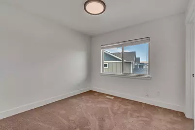 8069 N Quarter Mile Dr, Eagle Mountain, UT 84005 - Photo 21