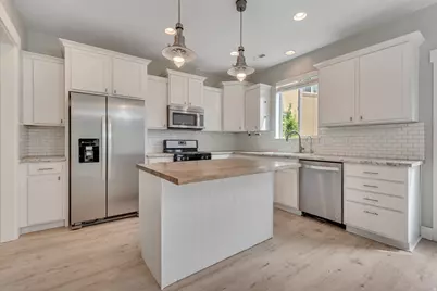 8069 N Quarter Mile Dr, Eagle Mountain, UT 84005 - Photo 11