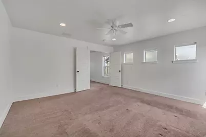 8069 N Quarter Mile Dr, Eagle Mountain, UT 84005 - Photo 15