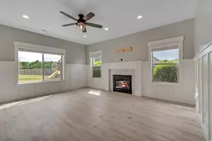 8069 N Quarter Mile Dr, Eagle Mountain, UT 84005 - Photo 7
