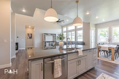 781 W 85 S, Hyrum, UT 84319 - Photo 13