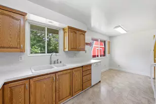 2348 N 770 W, Clinton, UT 84015 - Photo 5