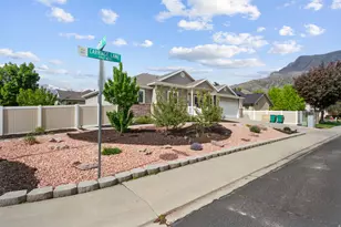 4584 W Carriage Ln, Cedar Hills, UT 84062 - Photo 3