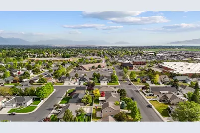 4584 W Carriage Ln, Cedar Hills, UT 84062 - Photo 41