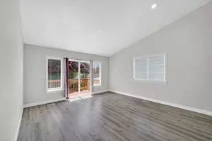 112 W Crystal Bay Dr, Stansbury Park, UT 84074 - Photo 3