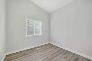 112 W Crystal Bay Dr, Stansbury Park, UT 84074 - Photo 9