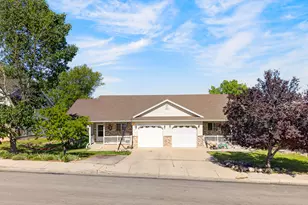 307 N Peach St, Santaquin, UT 84655 - Photo 3