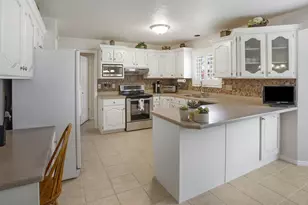 11499 S High Mountain Dr, Sandy, UT 84092 - Photo 17