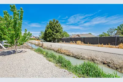 10027 S Birnam Woods Way, South Jordan, UT 84009 - Photo 25
