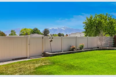 10027 S Birnam Woods Way, South Jordan, UT 84009 - Photo 23