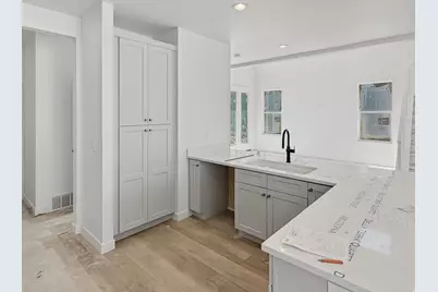 7624 S Clipper Hill Rd W #302, West Jordan, UT 84081 - Photo 7