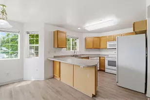 2083 N Morning Star Dr, Saratoga Springs, UT 84045 - Photo 9