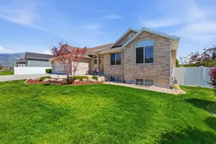1429 Flint Meadow Dr, Kaysville, UT 84037 - Photo 3