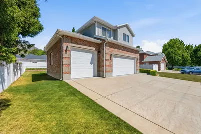 914 N 400 W, Centerville, UT 84014 - Photo 3