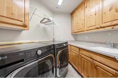914 N 400 W, Centerville, UT 84014 - Photo 25