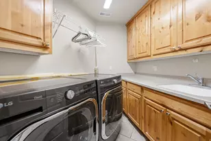 914 N 400 W, Centerville, UT 84014 - Photo 25