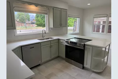 241 N 100 W, Mount Pleasant, UT 84647 - Photo 3